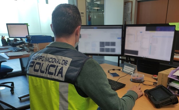 Detenido un menor en Alcoi por realizar chantaje de contenido sexual a través de redes sociales