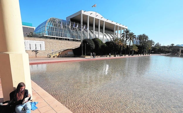 Ribó encarga a Bertolín la reforma del Palau de la Música tres años después del cierre