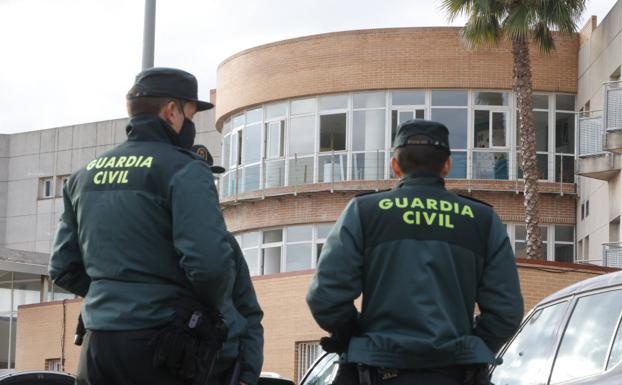«Los guardias intoxicados han priorizado la vida de los ancianos a las suyas»