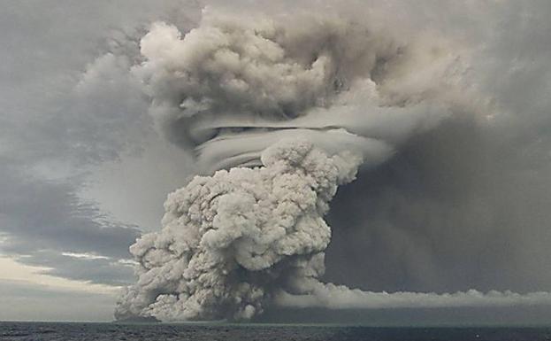 La erupción del volcán de Tonga se nota en la Comunitat con subidas del mar de 20 centímetros