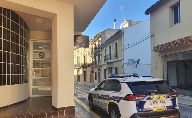 Detenido un atracador que atemorizaba a los comerciantes de l'Alcúdia