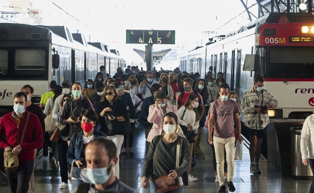 Renfe incorporará el lunes más trenes de Cercanías entre Valencia y Castellón