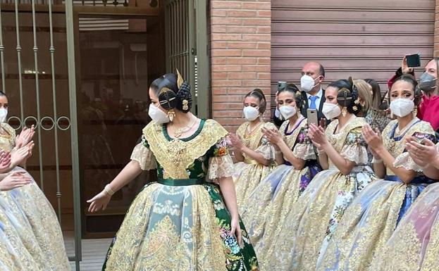 Carmen Martín da la bienvenida a las Fallas con un verde primavera