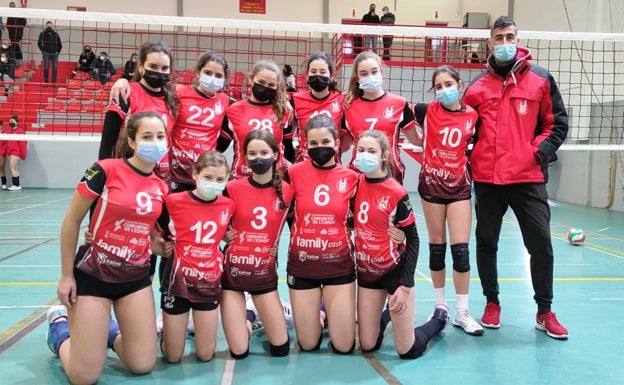 El equipo femenino del Voleibol Xàtiva consigue un punto en Granada