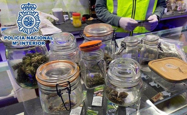 Diez detenidos por tráfico de drogas en un club de cannabis de Alfaz del Pi