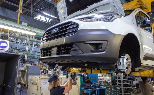 Ford Almussafes se abre a congelar salarios y negociará en Colonia para cerrar el pacto