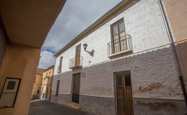 Una ermita en Orihuela y un palacete en Montesa, bienes ajenos a la Iglesia