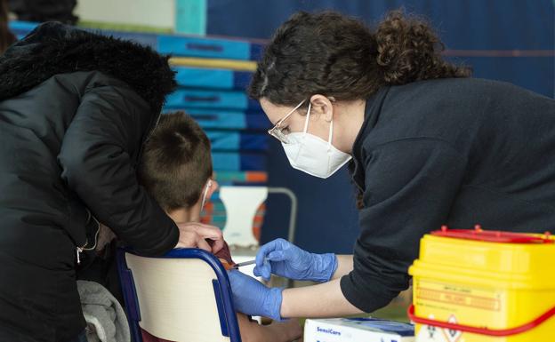 La sexta ola deja el día más negro en contagios y muertes en la Comunitat