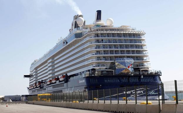 Más de una veintena de positivos por Covid en un crucero que atracó anoche en el puerto de Valencia