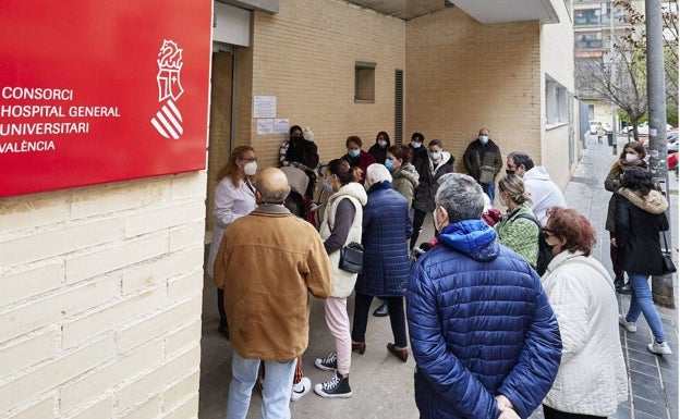 Los enfermeros convocan una protesta ante la «grave precariedad» que sufren los centros de salud