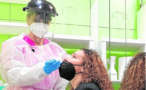 La incidencia en la Comunitat se dispara por la transmisión sin control y la detección en las farmacias