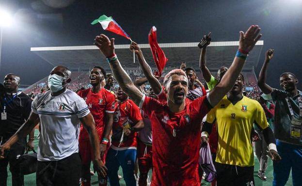 Guinea agranda su gesta en la CAN con una tanda de penaltis y una genialidad del exvalencianista Akapo para la historia