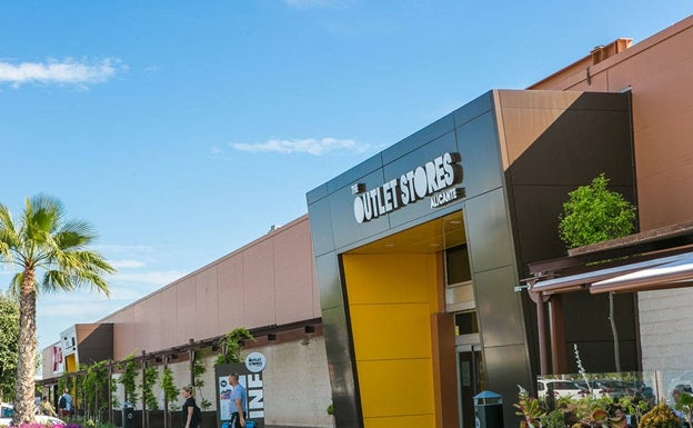 El 'Outlet' de San Vicente inaugura una tienda única en las provincias de Alicante y Murcia