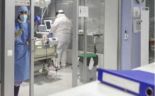 Uno de cada cuatro trabajadores de la plantilla de Sanidad se ha infectado