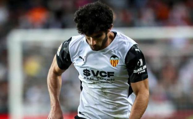 Mourinho aprieta para llevarse a Guedes en este último día de mercado