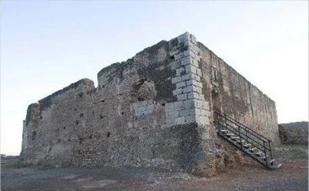 El castillo de Petrés, más de 13 años en la Lista Roja del Patrimonio