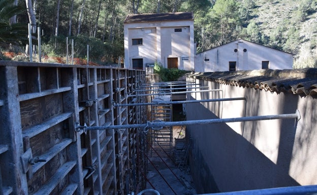 Xàtiva inicia las obras de reposición del muro de la Casa de la Llum dañado por el temporal Gloria en 2020