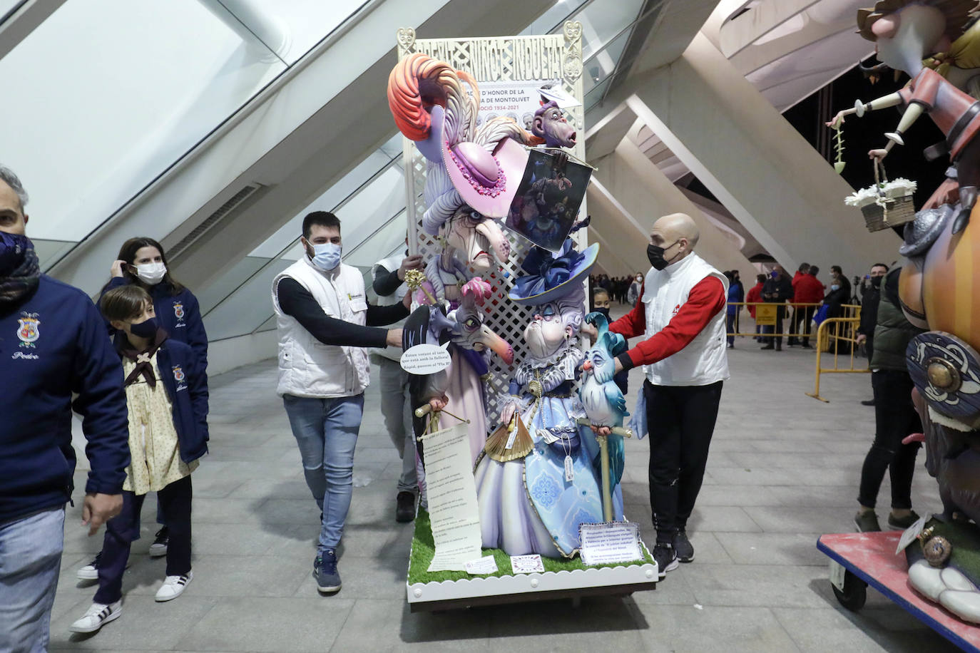 Fotos de la Exposición del Ninot de las Fallas 2022 en Valencia