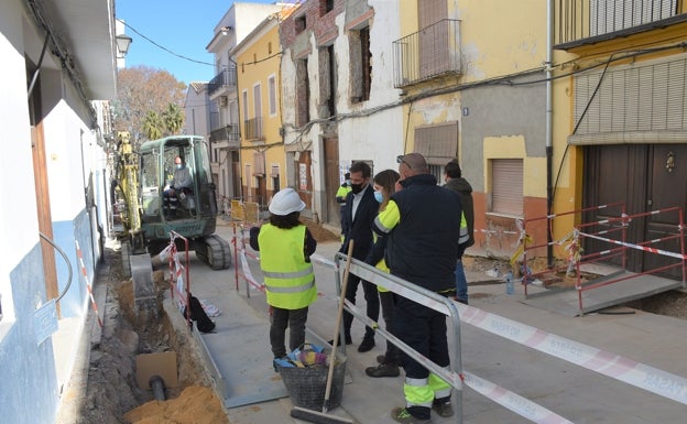 Xàtiva invierte 119.000 euros en la reparación de la red de agua potable de la calle Sant Pasqual