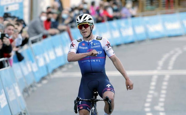 Remco Evenepoel gana la primera etapa y encarrila la Volta