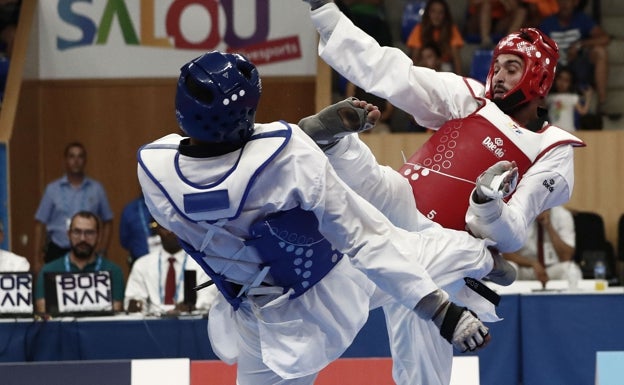 Cocentaina financia la participación de niños de La Palma en un torneo de taekwondo