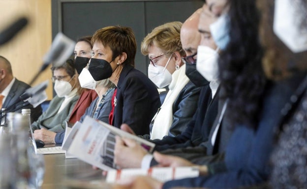 Mestre fía la ampliación de los campus y la carrera de Veterinaria al aumento de los fondos del Consell