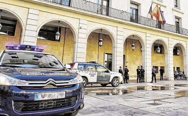 Un jurado declara culpable de asesinato a la acusada de matar a una mujer al quemar la chabola donde dormía en Alicante