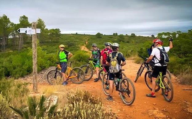 Siete rutas y una travesía para conocer la Mancomunitat de la Costera-Canal en bicicleta