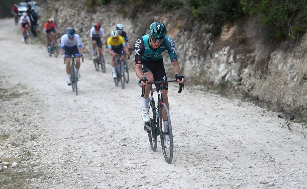 Vlasov entierra a Evenepoel en la etapa reina de la Volta