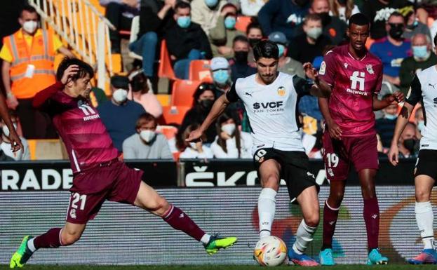 Soler recoge en Mestalla el testigo de su ídolo