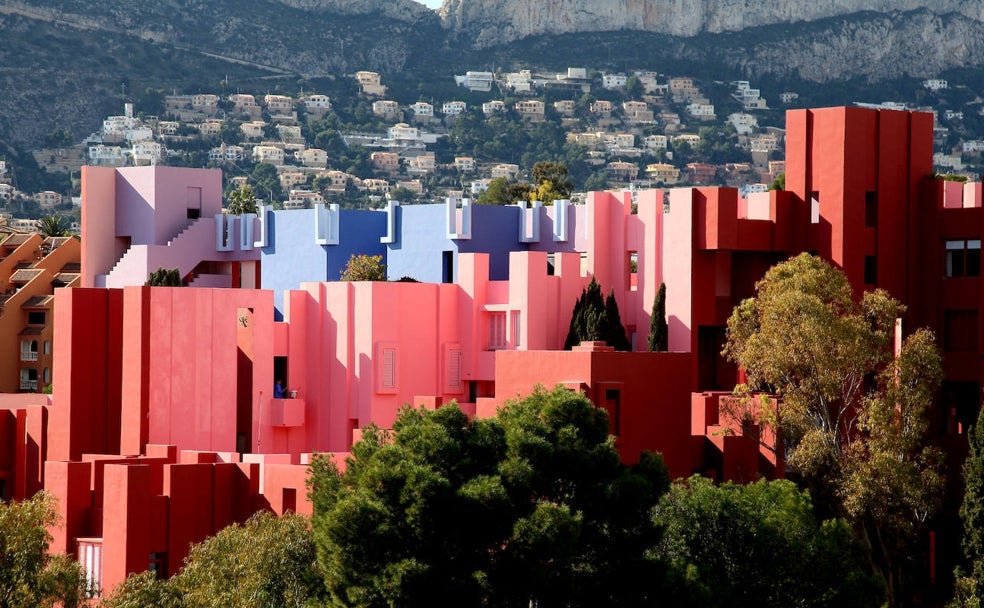 Los vecinos niegan que se cobren «precios abusivos» por visitar la Muralla Roja de Bofill en Calp