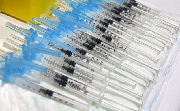 El punto de vacunación estable del Hospital de Alcoi dará servicio hasta el 14 de febrero