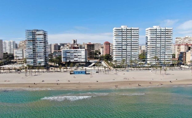 Alicante y Elche, únicas ciudades de la provincia que superaron el millar de contagios el fin de semana