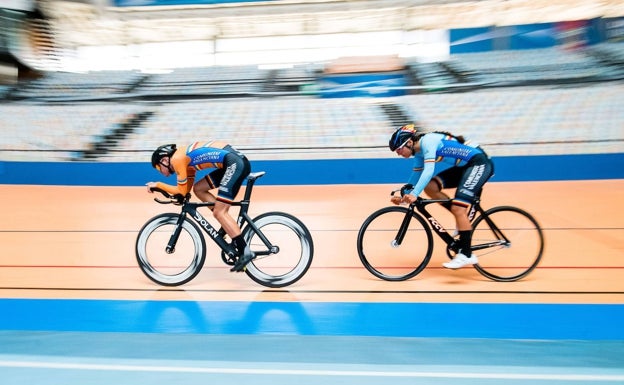 Los ciclistas no se entrenan en el velódromo Luis Puig porque se caen por la pintura de la pista