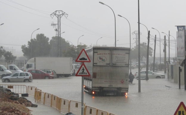 Una vía de evacuación de pluviales hasta el río solucionará las inundaciones en Fuente del Jarro