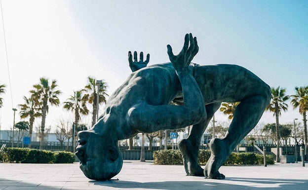 El 'Gigante de Sal' deja La Marina de Valencia para disfrutar de Teulada Moraira