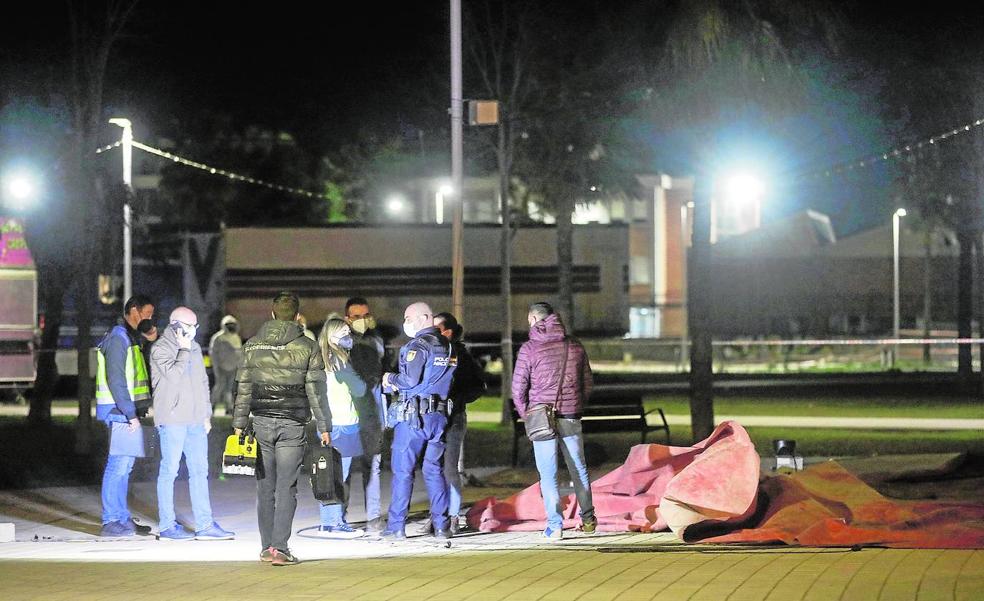 Accidente del castillo hinchable de Mislata: «Ninguna argolla tenía cuerda que lo sujetara»