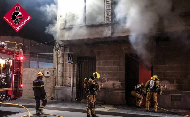 Arde una edificio abandonado en Callosa de Segura sin provocar heridos