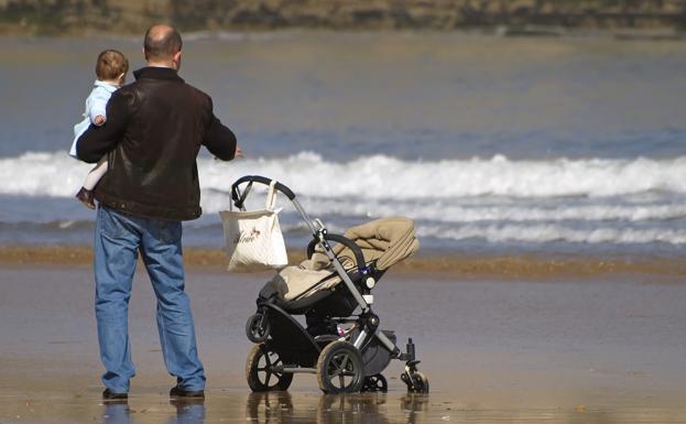 Nuevas ayudas del Gobierno para el cuidado de menores: sube la edad de los hijos