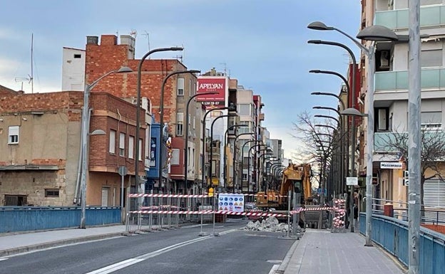 Massanassa corta al tráfico un tramo de la carretera principal por obras en el alcantarillado durante dos meses