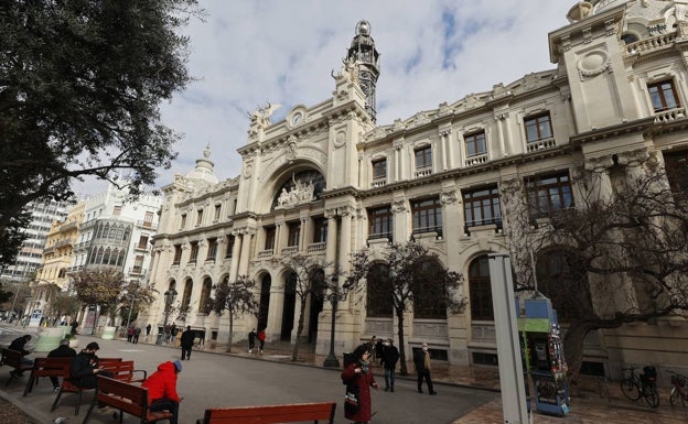 Correos inicia la mudanza de su sede en Valencia para acabarla el 31 de marzo