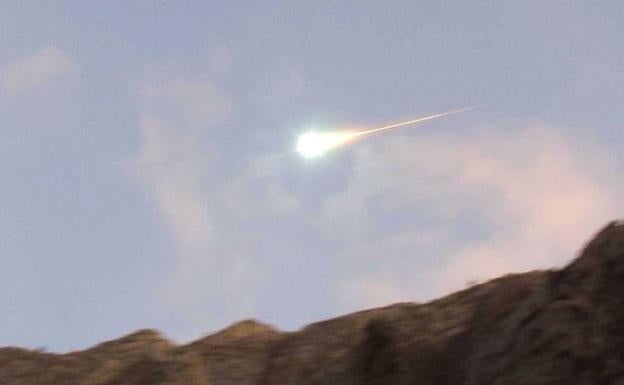 Una bola de fuego procedente de un asteroide cruza España durante la noche