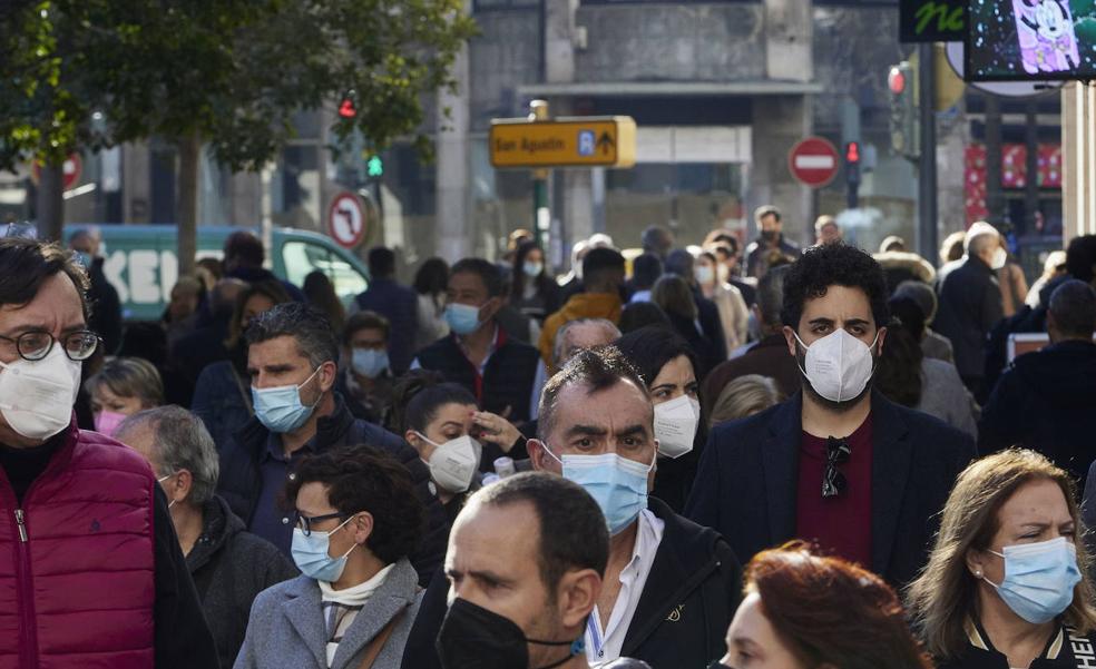 La Policía asume que será «muy difícil» controlar el uso de la mascarilla en Fallas