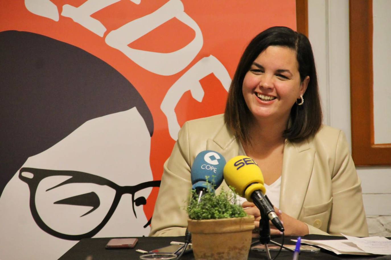 Sandra Gómez arremete contra Compromís
