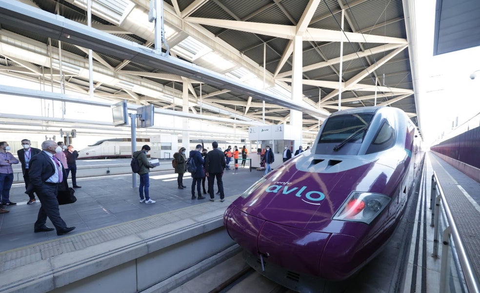 El AVE 'low cost' se estrena el lunes en Valencia con 100.000 billetes vendidos en un mes