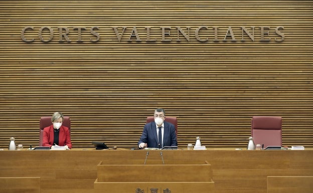 Portazo del Gobierno de Sánchez a las peticiones de documentación de Les Corts