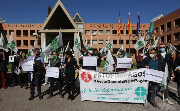 La concertada sale a la calle por los impagos de salarios del profesorado