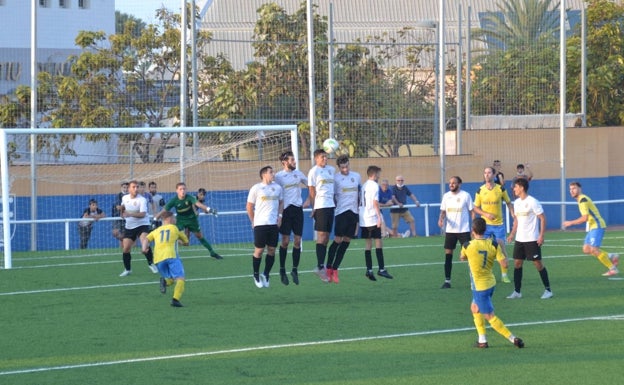 El Pedreguer recibe al Dénia con la misión de vencer para abandonar los puestos de descenso