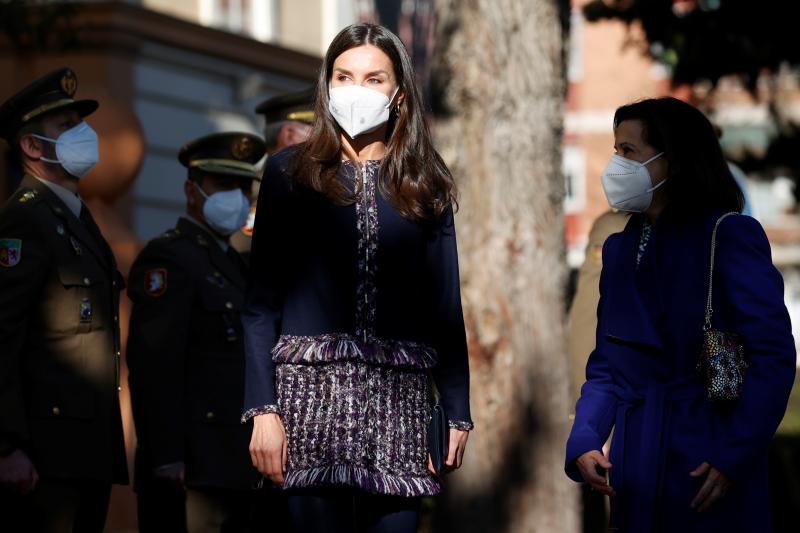 Los pantalones de cuero, protagonistas del 'look' de Doña Letizia