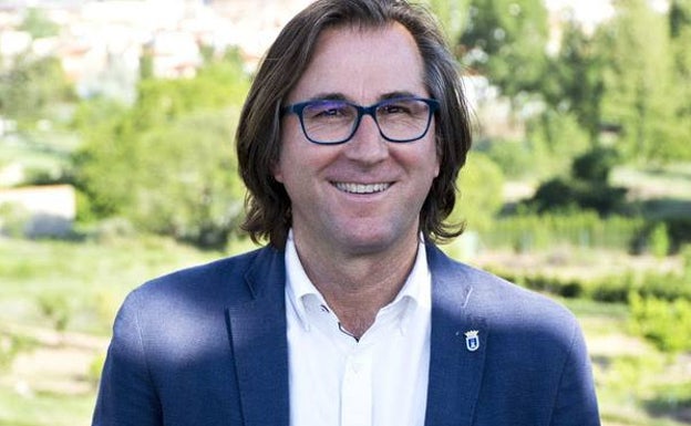 El alcalde valenciano del PP que se presentó en las primarias contra Mazón irrumpe a favor de Ayuso